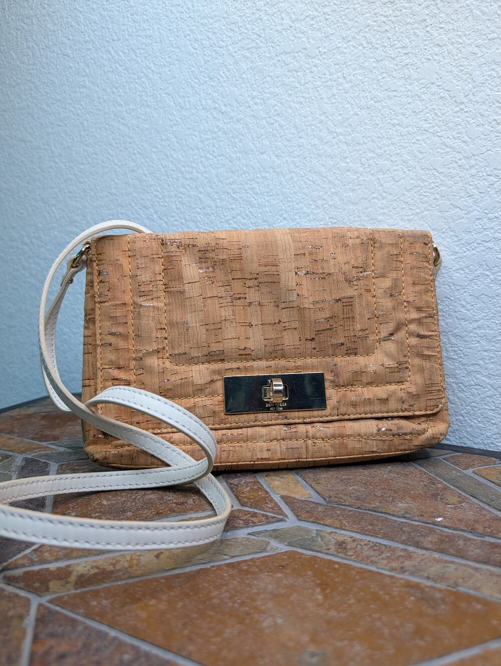 Kate Spade Cork Crossbody Bag Gold Fleck Turn Lock Boho Designer Travel Summer